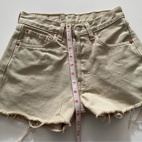 Levi's 501 Beige Tan Cutoff Shorts- size 26 - Picture 3 of 10